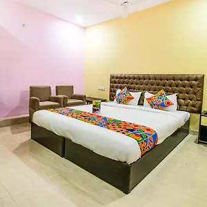 *** Hotel Sarweshwary India